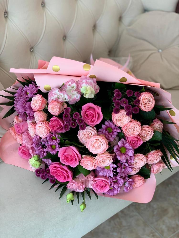 Букет цветов из: Хризантемы, Розы и Лизиантусы в Моршанске