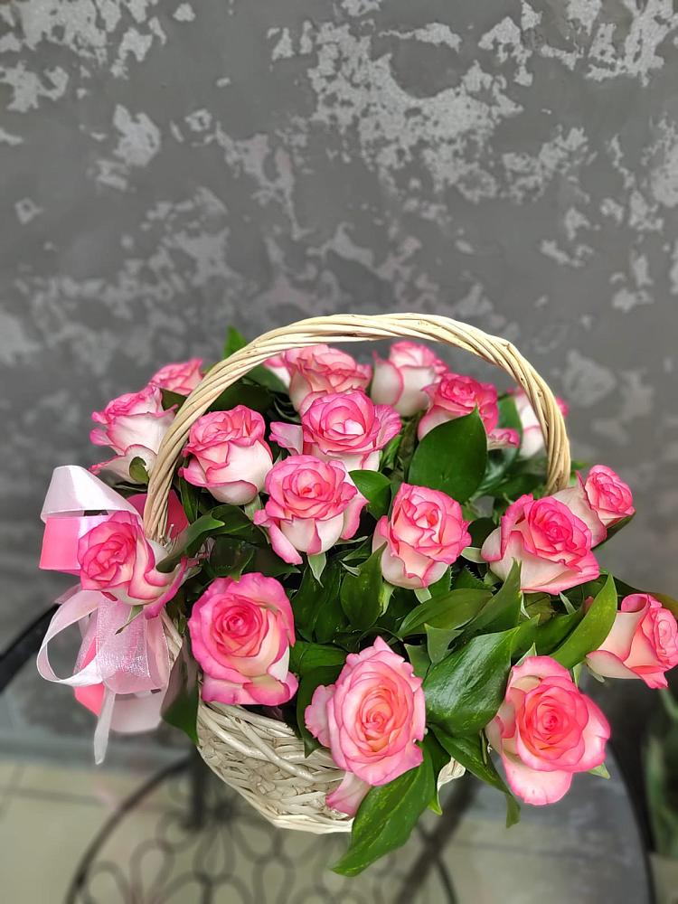 Цветочная композиция из Розы в корзине в Моршанске