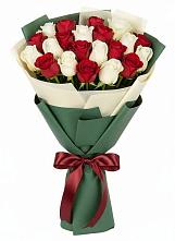 Букет Микс из красных и белых роз в Моршанске