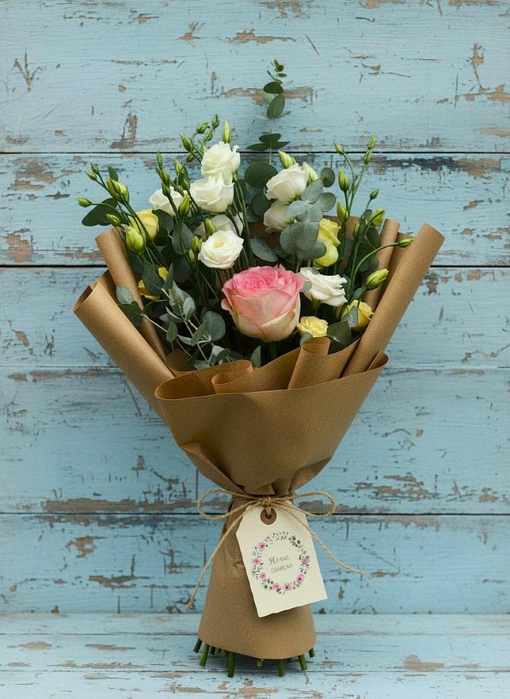 Букет цветов из: Розы и Лизиантусы в Моршанске