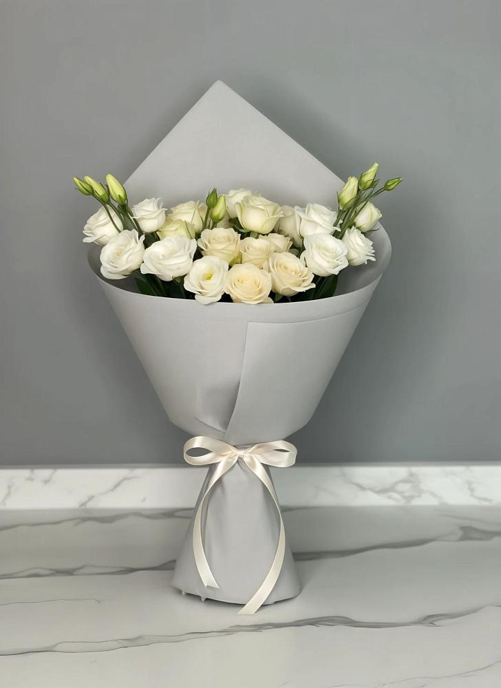 Букет цветов из: Розы и Лизиантусы в Моршанске