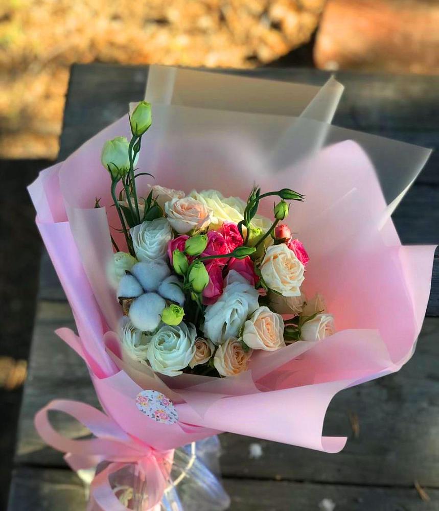 Букет цветов из: Розы и Лизиантусы в Моршанске