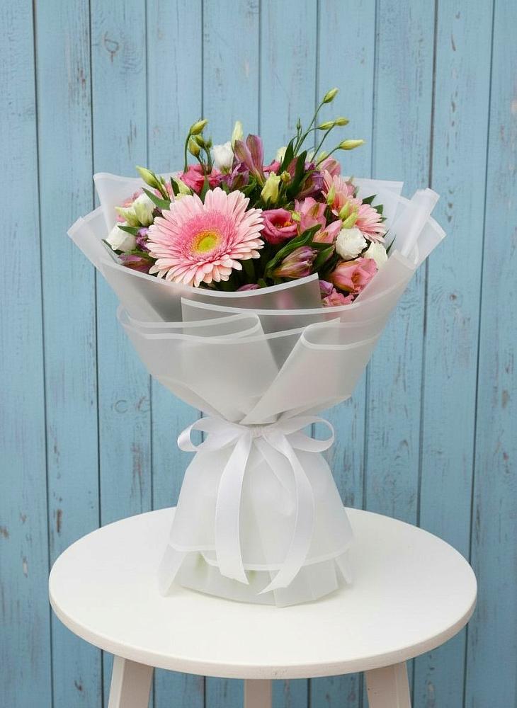 Букет цветов из: Герберы, Альстромерии и Лизиантусы в Моршанске