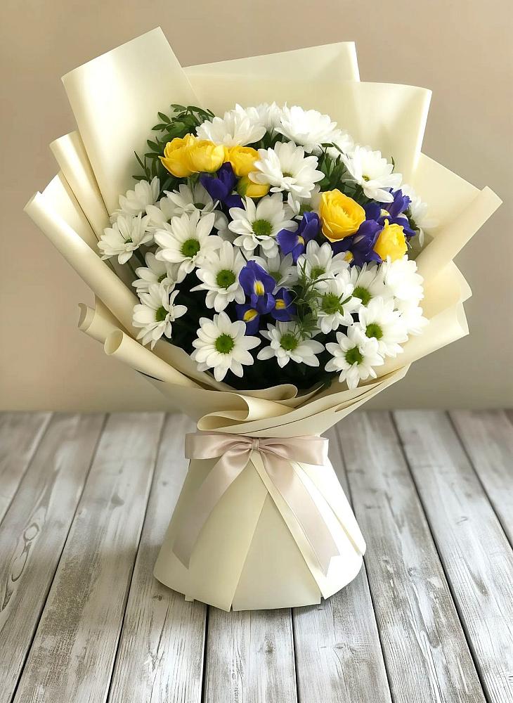 Букет цветов из: Ирисы, Хризантемы и Розы в Моршанске