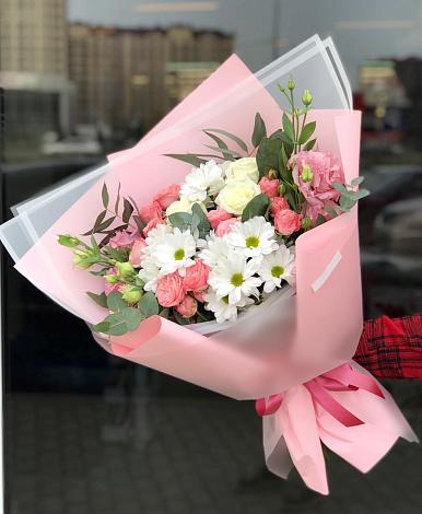 Букет цветов из: Розы, Лизиантусы и Хризантемы в Моршанске